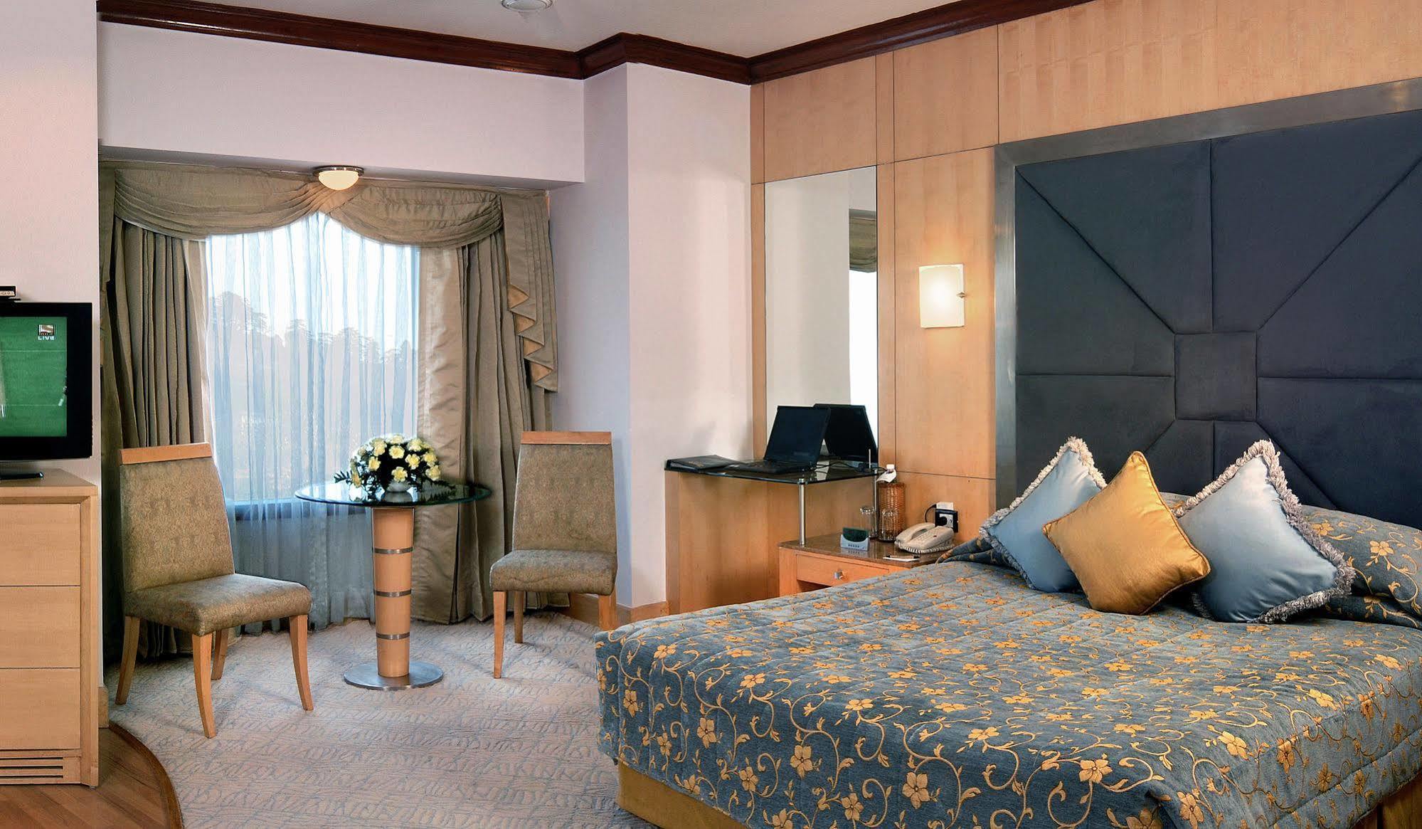 Park Plaza Chennai Omr Hotel Exterior photo