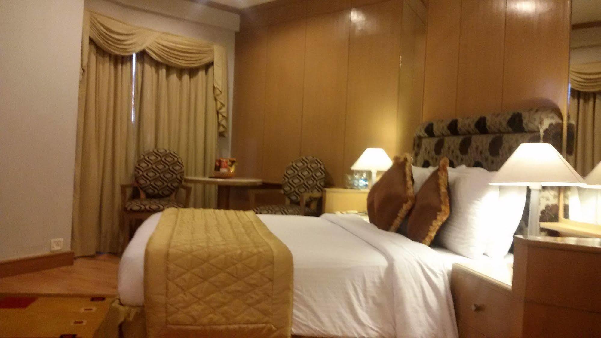 Park Plaza Chennai Omr Hotel Exterior photo