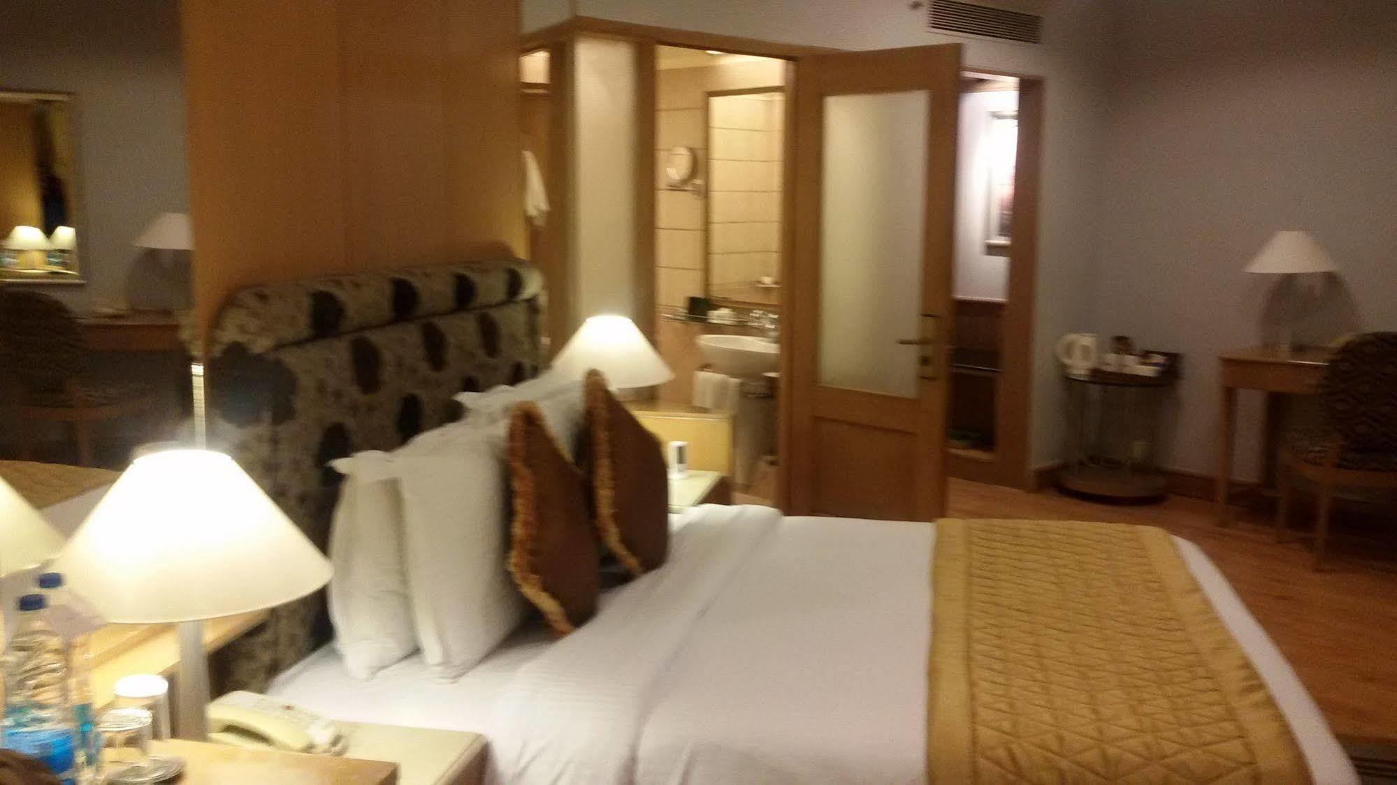 Park Plaza Chennai Omr Hotel Exterior photo