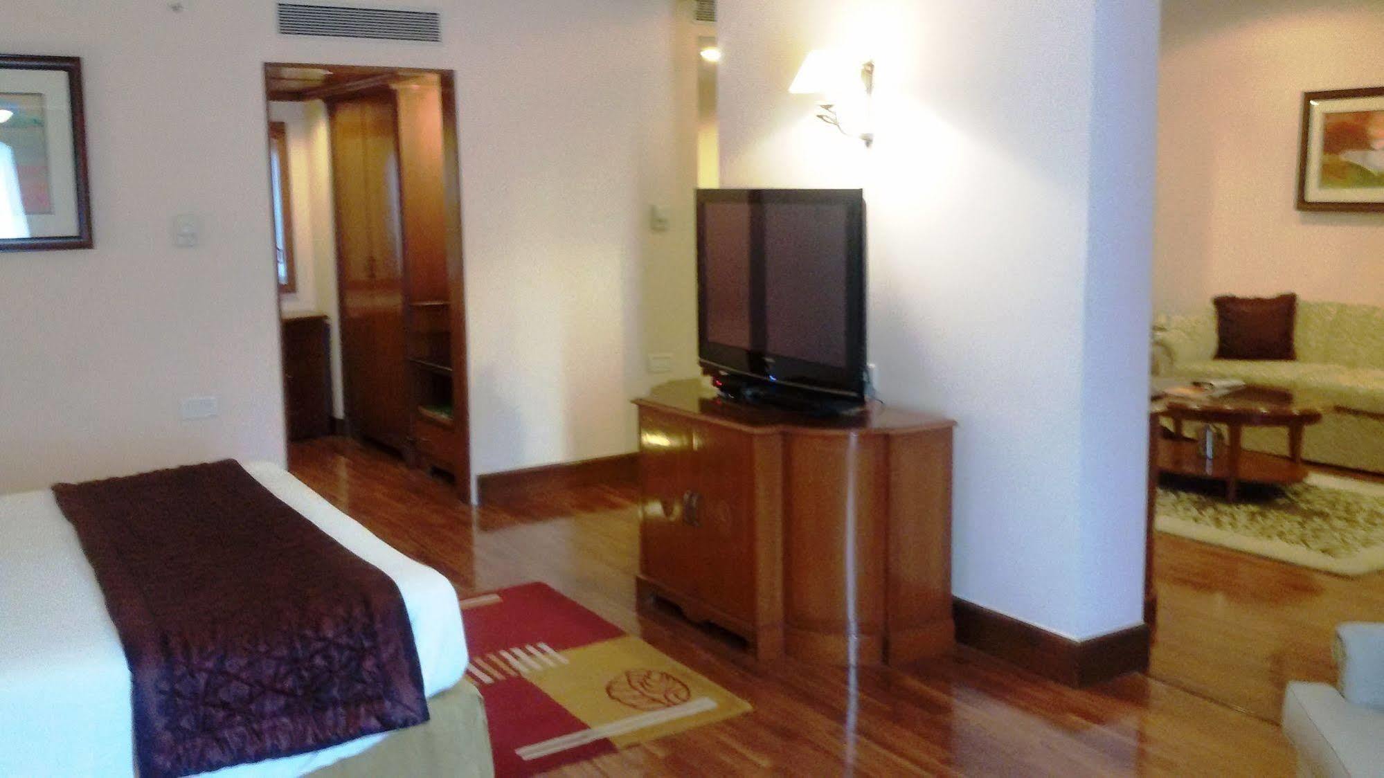 Park Plaza Chennai Omr Hotel Exterior photo